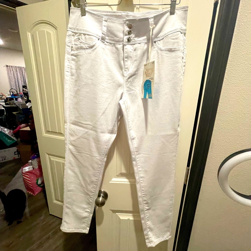 NWT white jeans